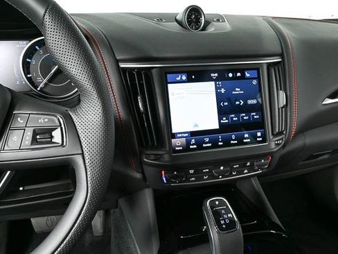 New 2024 Maserati Levante GT Ultima image 12