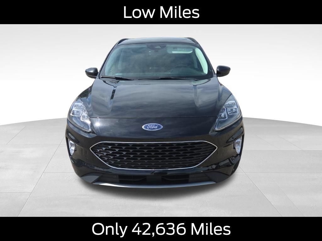 Used 2022 Ford Escape Titanium w/ Class II Trailer Tow Package AWD/4WD image 2