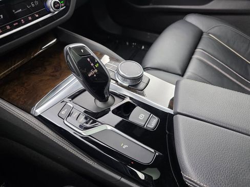 Used 2019 BMW 540i xDrive w/ M Sport Package AWD/4WD image 25