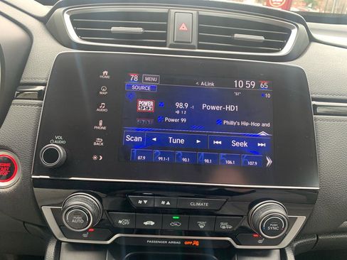 Used 2017 Honda CR-V Touring image 11