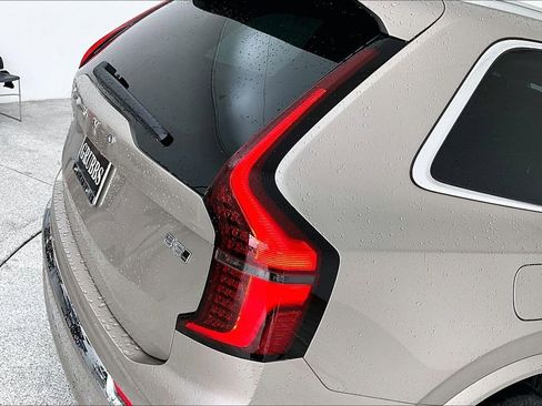 New 2026 Volvo XC90 B5 Plus image 39