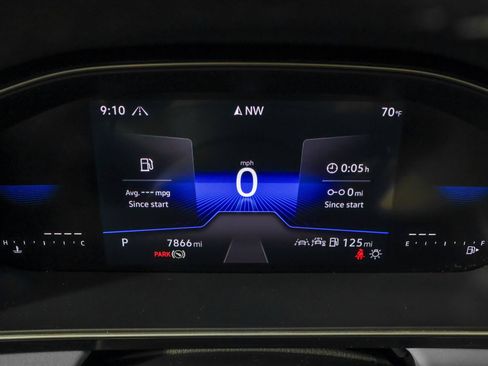 Used 2025 Volkswagen Jetta SE w/ Sunroof Package FWD image 29