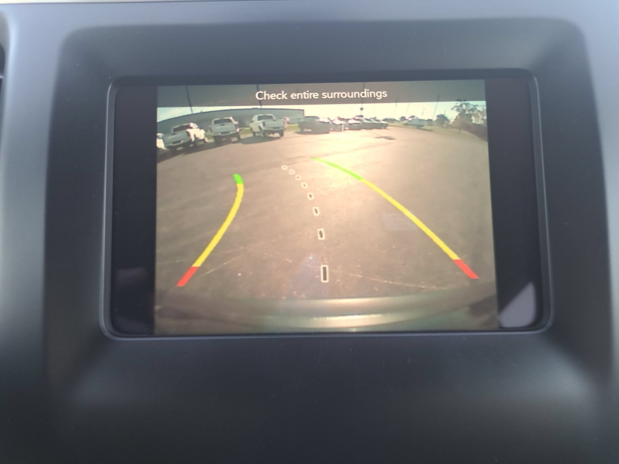 Used 2019 Jeep Cherokee Latitude Plus w/ Cold Weather Group AWD/4WD image 23