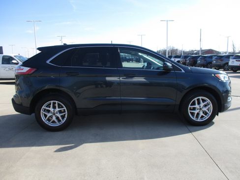Used 2024 Ford Edge SEL w/ Convenience Package image 8