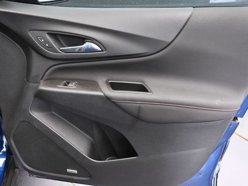Used 2022 Chevrolet Equinox RS w/ RS Leather Package FWD image 32