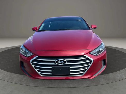 Used 2017 Hyundai Elantra SE FWD image 2