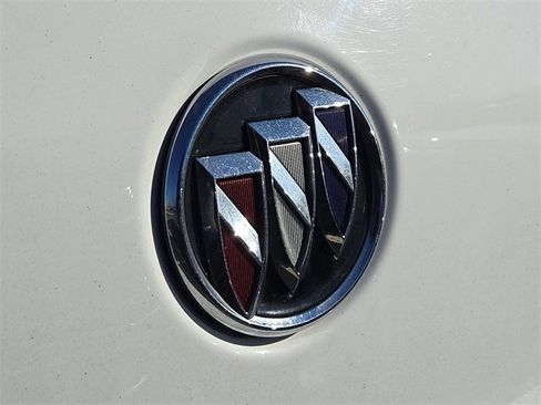 Used 2017 Buick LaCrosse Premium image 9