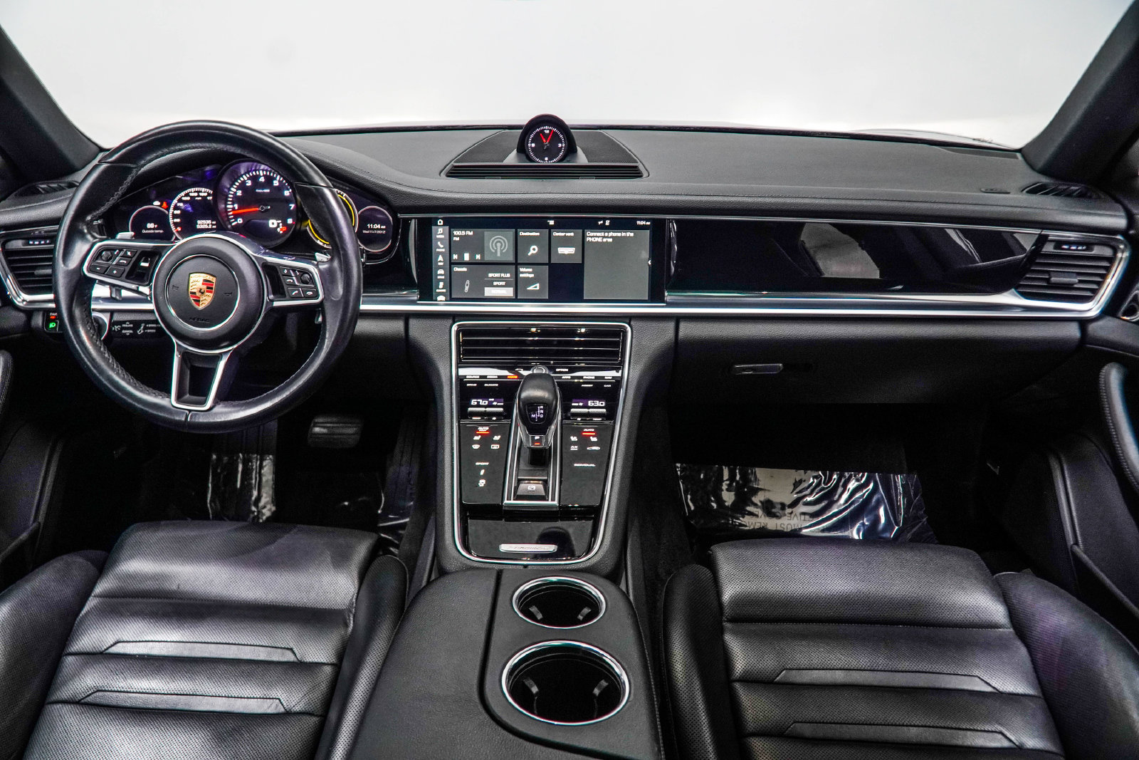Used 2017 Porsche Panamera 4 AWD/4WD image 5
