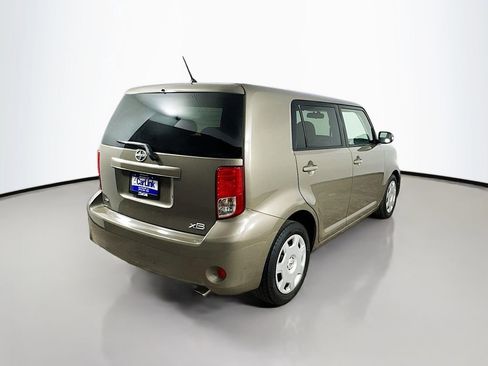 Used 2012 Scion xB FWD image 8