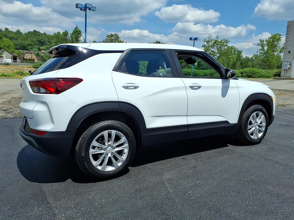 Used 2023 Chevrolet TrailBlazer LS AWD/4WD image 3