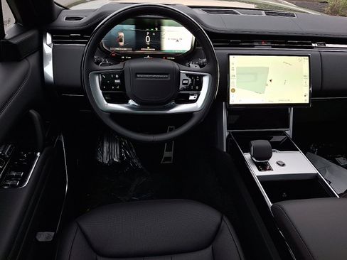 New 2025 Land Rover Range Rover SE image 9