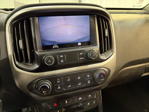 Used 2021 Chevrolet Colorado LT w/ LT Convenience Package image 18