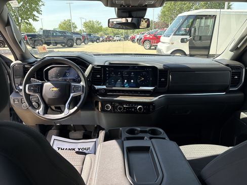 Used 2024 Chevrolet Silverado 1500 LT AWD/4WD image 16