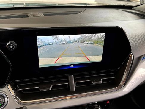 Used 2025 Chevrolet Trax LT w/ Driver Confidence Package image 15