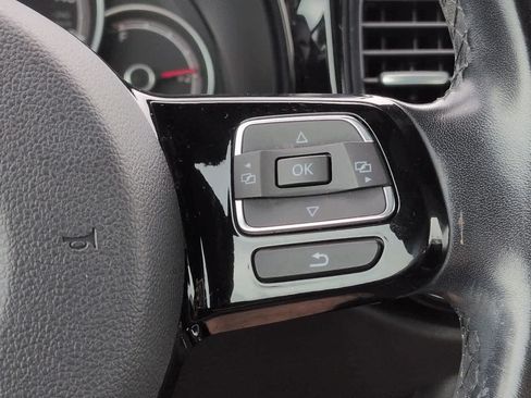 Used 2018 Volkswagen Beetle 2.0T S FWD image 23