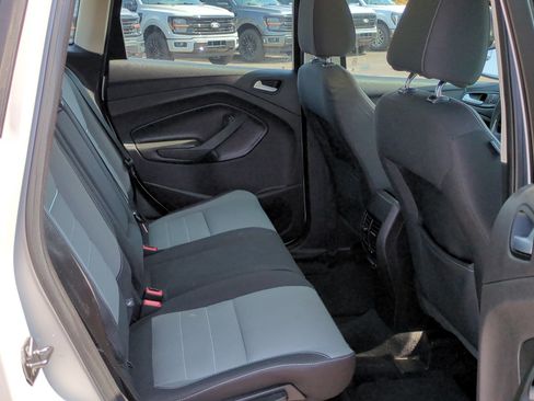 Used 2015 Ford C-MAX SE w/ Equipment Group 203A FWD image 28