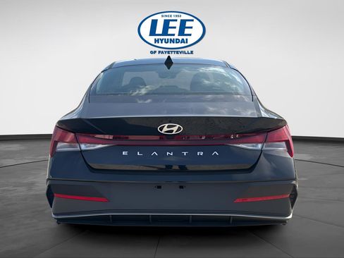 New 2026 Hyundai Elantra SE image 5
