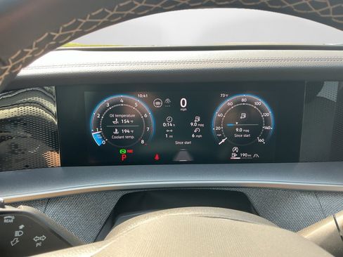 Certified 2025 Volkswagen Tiguan S w/ 18" Wheel Package image 14