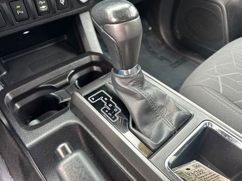 Used 2016 Toyota Tacoma TRD Off-Road w/ Premium & Technology Package image 36