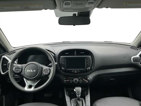 Used 2025 Kia Soul LX w/ LX Technology Package FWD image 12