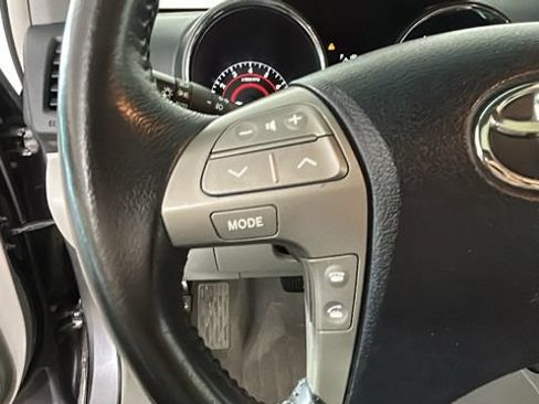 Used 2010 Toyota Highlander Limited AWD/4WD image 15