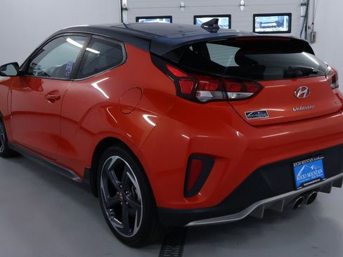 Used 2019 Hyundai Veloster Turbo R-Spec image 5