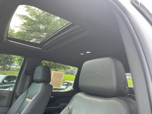 Used 2022 GMC Sierra 1500 AT4 w/ AT4 Premium Package AWD/4WD image 37