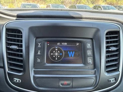 Used 2015 Chrysler 200 Limited FWD image 28