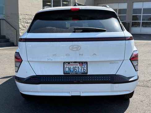 Certified 2025 Hyundai Kona Limited FWD image 3