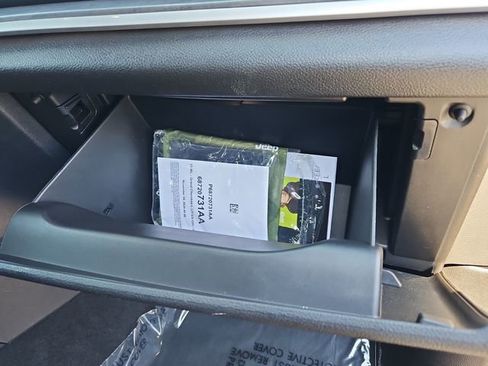 Used 2025 Jeep Grand Cherokee Limited image 20