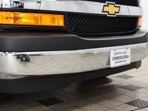 New 2025 Chevrolet Express 4500 w/ Power Convenience Package image 7