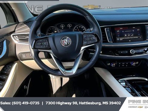Used 2024 Buick Enclave Essence FWD image 5
