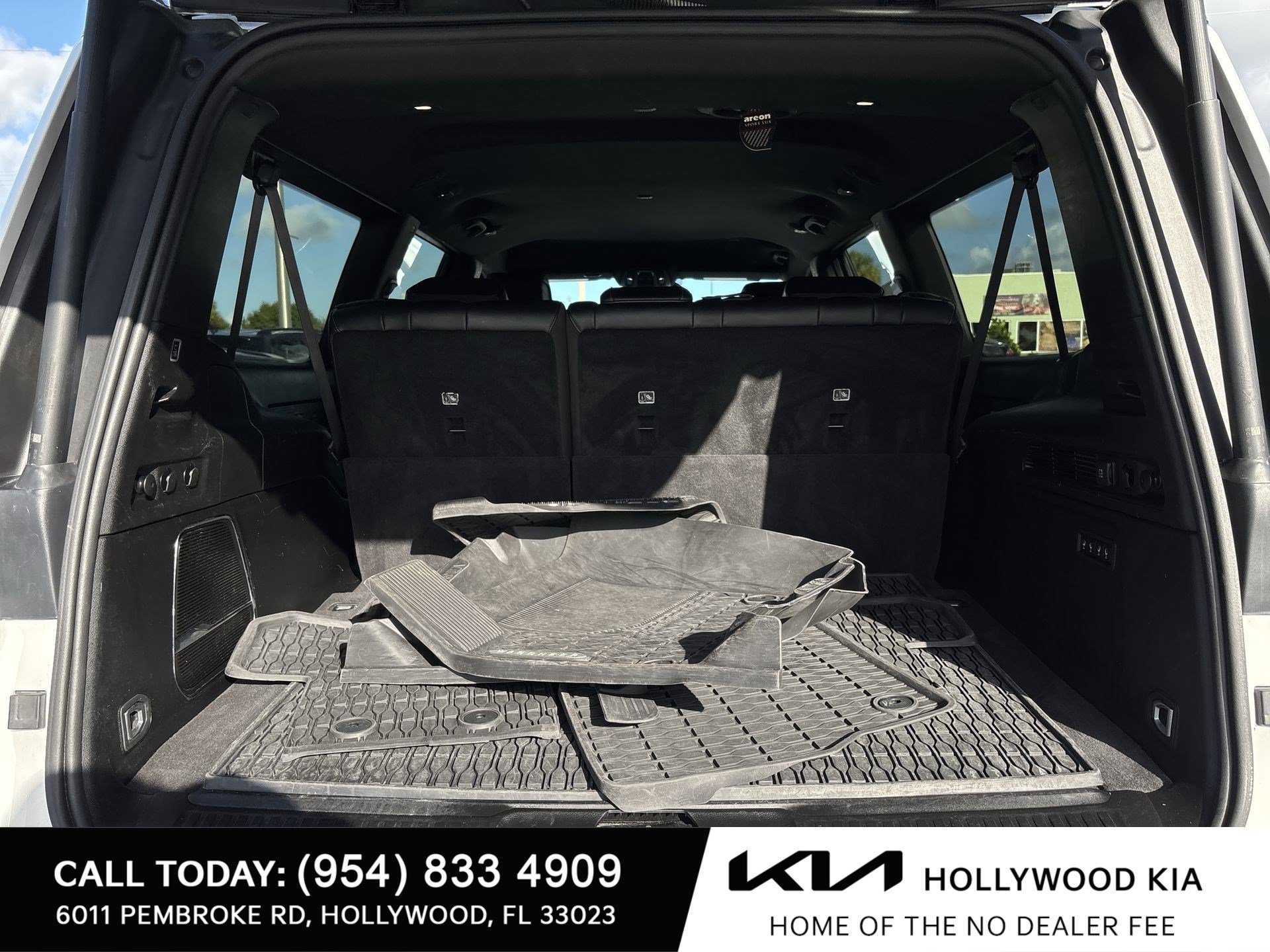 Used 2024 Jeep Wagoneer L Series III w/ Flexible Seating Group AWD/4WD image 20