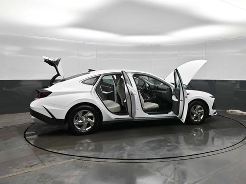 Certified 2025 Hyundai Sonata SE image 44