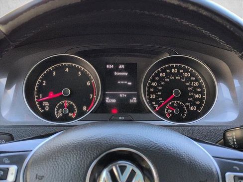 Used 2017 Volkswagen Golf S image 11