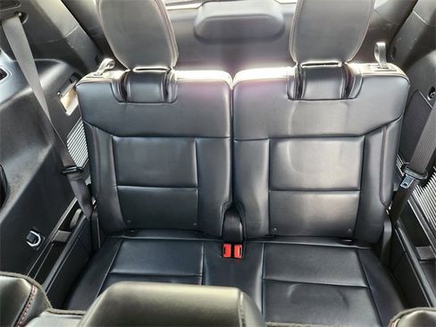 Used 2025 Ford Explorer ST-Line w/ ST-Line Street Pack image 18