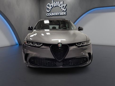 Used 2025 Alfa Romeo Tonale w/ Premium Package AWD/4WD image 3