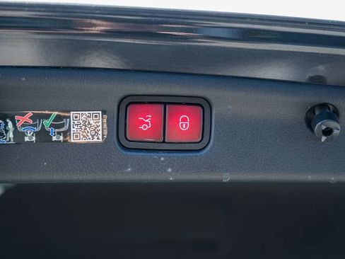 Certified 2023 Mercedes-Benz C 300 4MATIC Sedan image 11