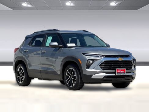 Used 2025 Chevrolet TrailBlazer LT FWD image 7