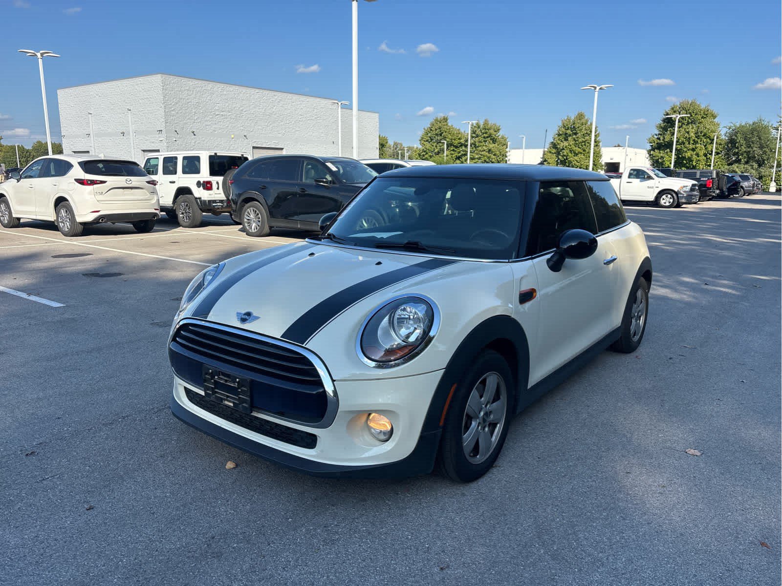 Used 2017 MINI Cooper 2-Door Hardtop FWD image 2