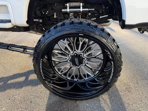 Used 2024 Ford F250 Platinum image 15