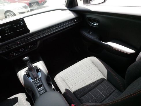 Certified 2026 Honda HR-V Sport image 11