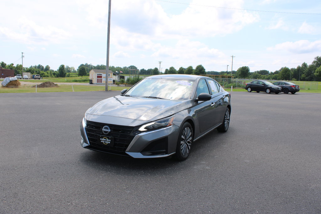 Used 2024 Nissan Altima 2.5 SV FWD image 4
