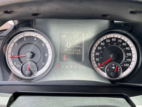 Used 2021 RAM 1500 Classic SLT RWD image 29