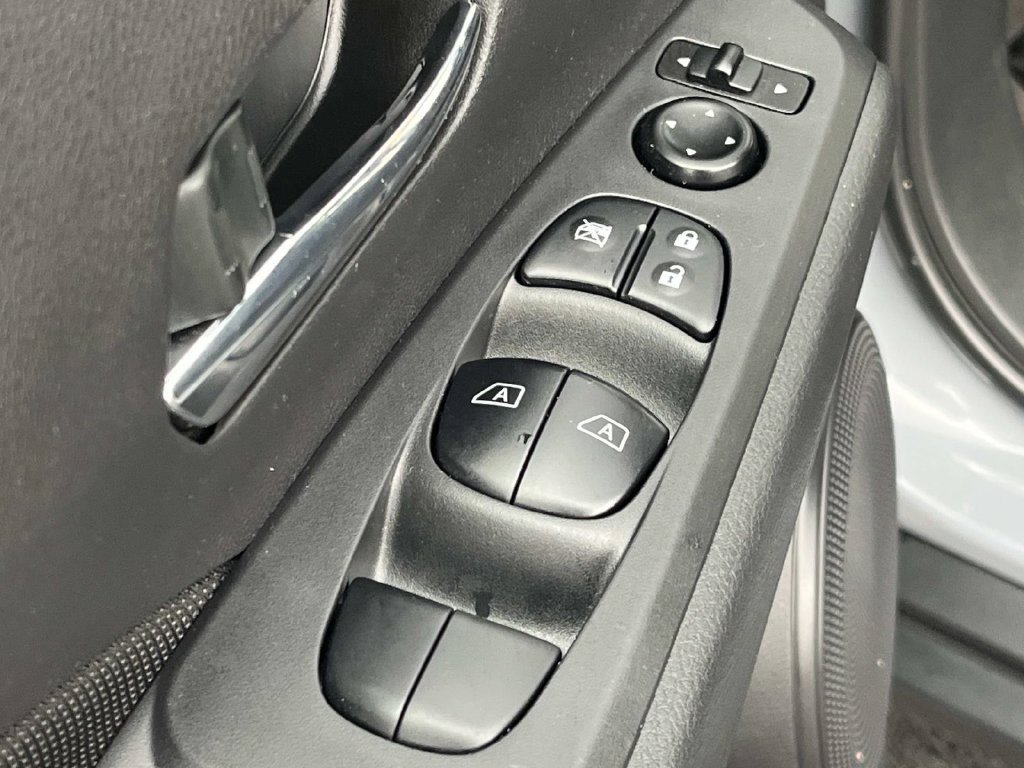Used 2023 Nissan Kicks SV FWD image 29
