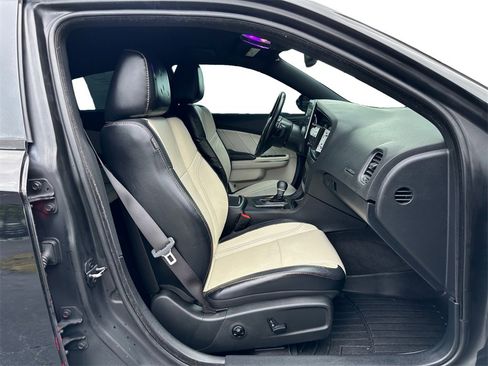 Used 2015 Dodge Charger R/T w/ Premium Group image 16