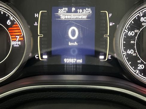 Used 2021 Jeep Cherokee Latitude w/ Mopar Interior Package image 10