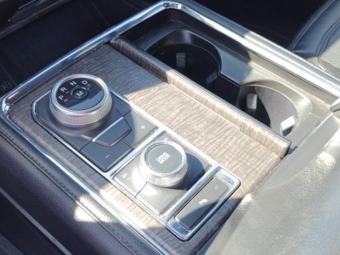 Used 2021 Ford Expedition Limited image 20