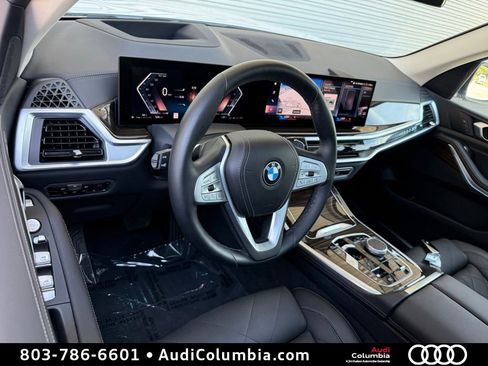 Used 2023 BMW X7 xDrive40i AWD/4WD image 3