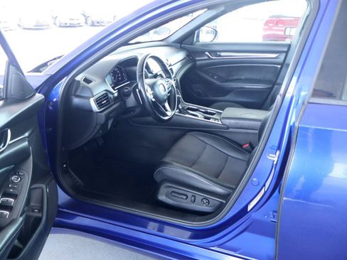 Used 2018 Honda Accord Sport image 14